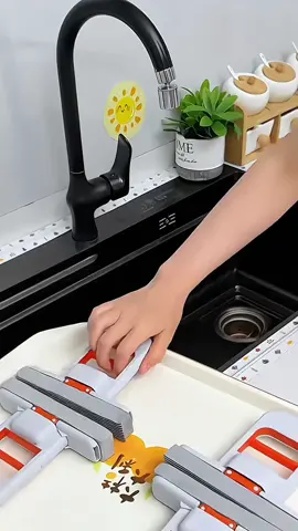 Hôm nay mình chia sẻ với chị em cây lau mini này thiết thực luôn, nhanh nhanh, sạch không sợ ướt tay hay bẩn tay #caylau #caylaumini #caylautuvat #caylautuvatmini #caylaunhathongminh 