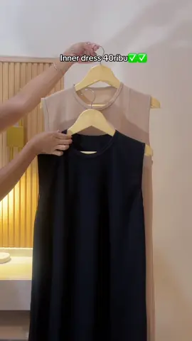 Warna hitam dan cream emang nggak pernah gagal💕 #innerdress #ootdfashion #ootdinspo 