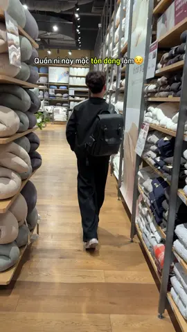 Quần nỉ này mặc tôn dáng lắm 