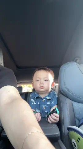 Con đi học đây cô chú 💁 #dinosayhi0212 #littledino #ngoccuaphat 