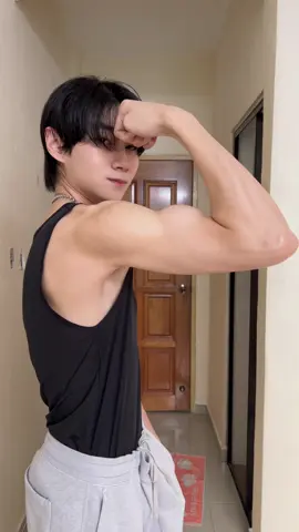 Starting to like wet hair look #fyp #xyzcba 