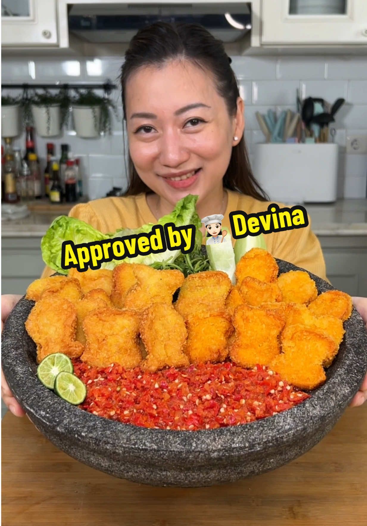 NUGGET APPROVED BY CHEF DEVINA!! Yg ini nuggetnya beda ya karena ini fish and chicken nugget by Cedea … gurihnya ayam dan lembutnya ikan dalam satu gigitan .. Tasty Combo!! Makannya pake sambel .. hmmm makin mantap .. cobain deh!! #nanakoot #FishAndChickenNugget #GurihnyaAyamLembutnyaIkanDalamSatuGigitan #CEDEAIkanOlahanBermutu