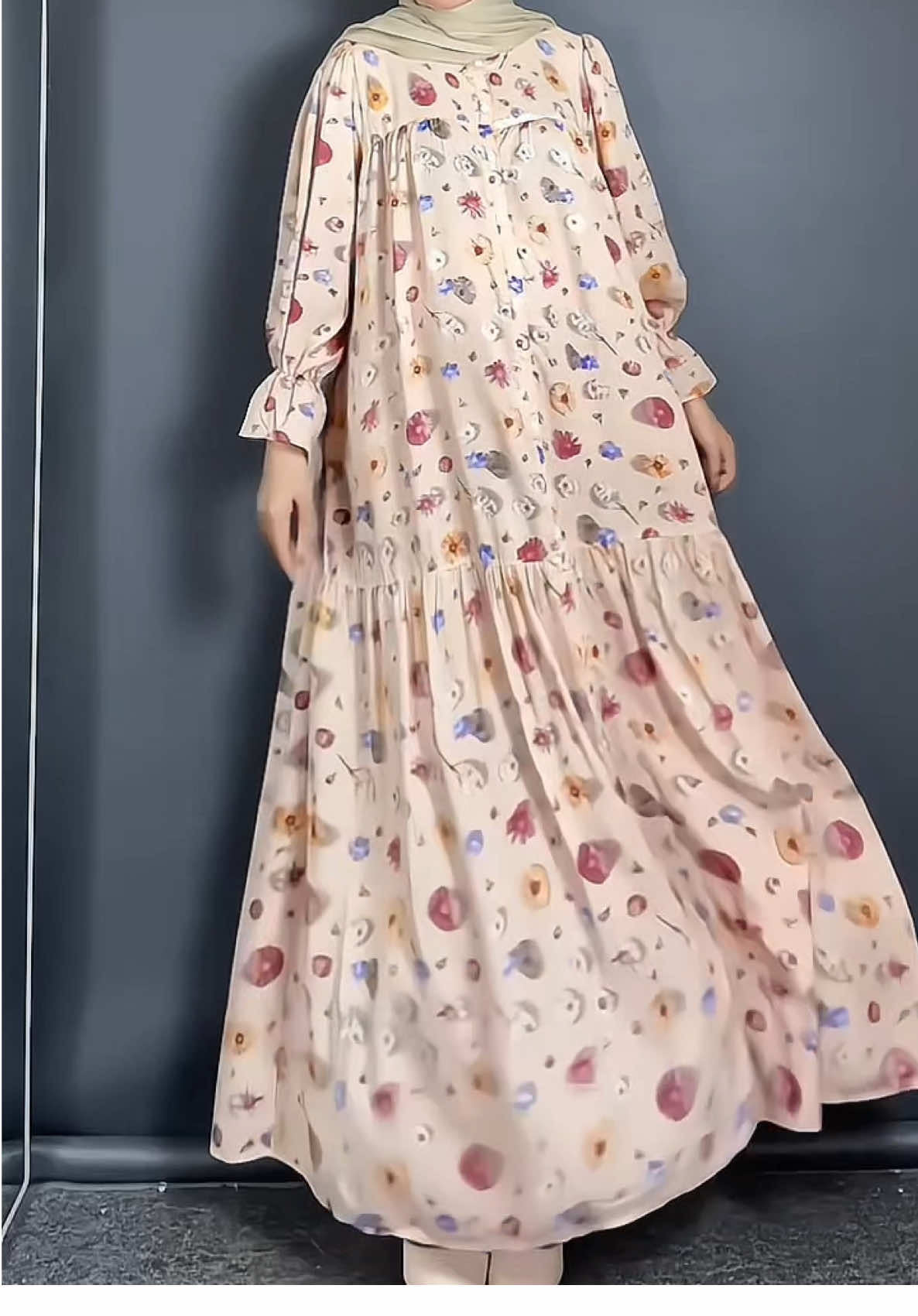 Yg terpenting Harganya murah dpaat kualitas sebaguuussss iniiii….😍😍😭 Kalian wajib tonton Vt ini sampai selesaiiii ‼️ Aku udh spilllin EMPAT MOTIFFFF BEST SELLERRRR… Bahan rayon ademmm, Busui & wudu friendly Coock buat Daily ataupun baring2 santaiiiiiii dirumahhhhh 😍😍😍 Ada puluhan motiffff yg anti gagal semuaaa… #dressrayon #gamisrayon #dress 