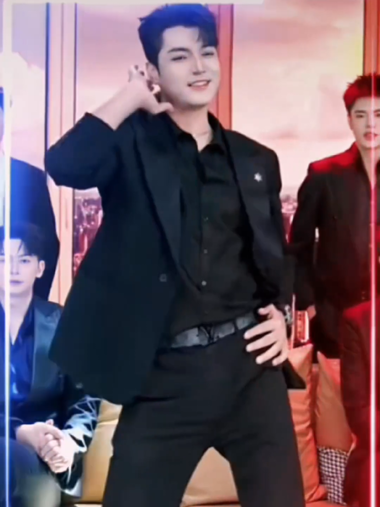 #mu mu #suit dancing #gorgeous #charming #super idol