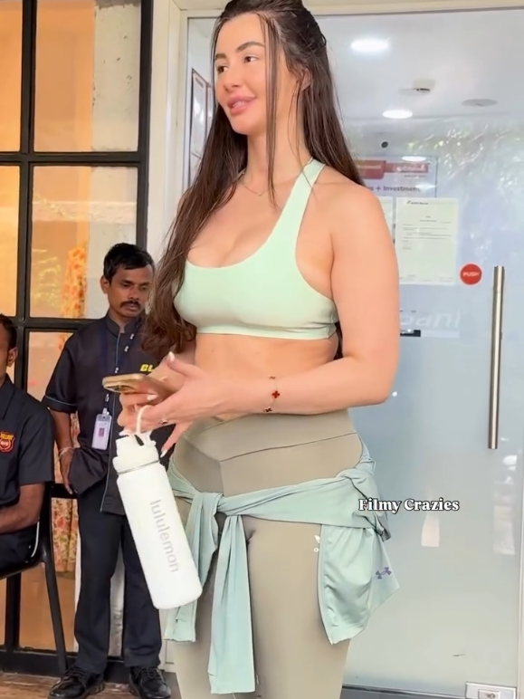#georgiaandriani #foryou #foryoupage #fyp #bollywoodactress 