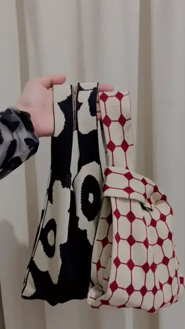 Semurah itu bisa gonta ganti tas setiap hariii #tasrajut #tasmini #totebag #handbag #taskorea 