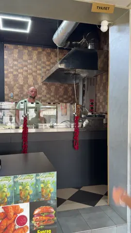 А яка Ваша шаурма улюблена ? #foodtiktok #шаурма #мукачево #streetfood #foryou 