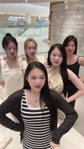 Có mấy chị em mà ồn cỡ đó #mẹ_em_sóc @Chuyện Nhà Em Sóc 🐿️ @Huyền ZenDa @Tổ của Xiu Xôi @Mẹ Thóc Official @Nguyễn Hà Thu (mẹ Leo) 