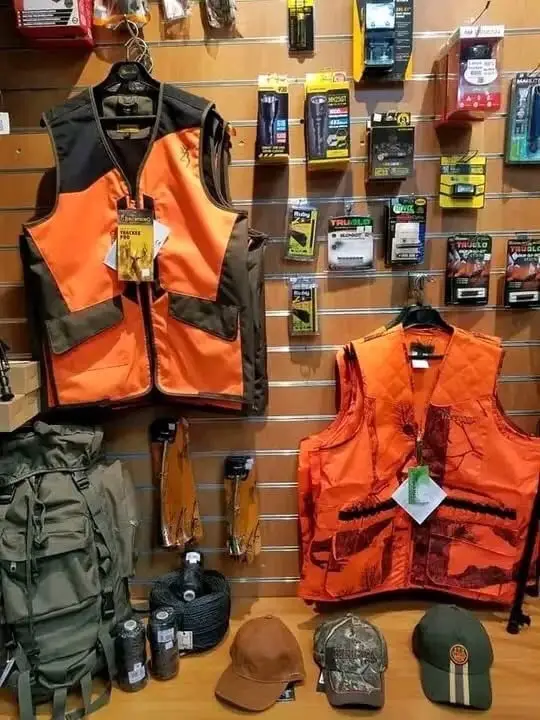 Gilets de protection disponible dans le magasin nature dog laissez nous un message si vous intéressé #chasse #gilet #giletdeprotection #sanglier #chasseur 