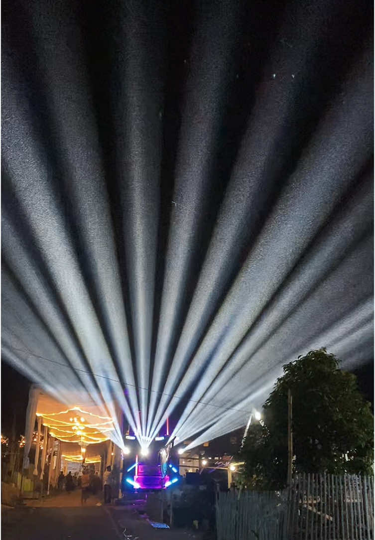 Pov : Beam disetting Mantuk Mantuk 💃😂 Info lighting bisa WA 0858 4311 8138 #doaibulightingmalang #soundsystem #soundsystemmalang #soundsystemjawatimur #karnavalsoundsystem #karnaval #malang #malang24jam #masukberanda #xybca #fyp #4u #fyppppppppppppppppppppppp 