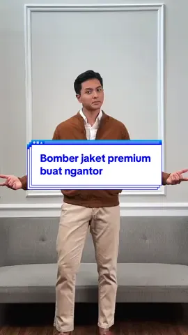 Jaket yang nyaman tapi bikin orang kantor salfok, saking cakepnya🤓 #shawn #jaketbomber #jaketpremium #suede #outfitngantor 