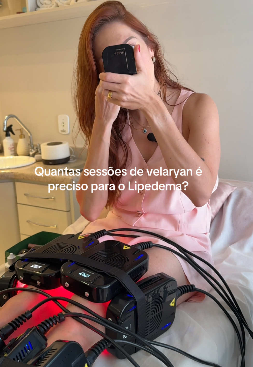 #creatorsearchinsights Lipedema nas pernas, o que fazer na estética? 1) desinflamar 2) reduzir a gordura 3) estimular colágeno. Esse é o #velaryan da @Medical San BR quem já fez??  #lipedema 