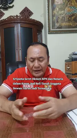 Kebumen - Pengacara senior Sriyanto turut angkat bicara mengenai kasus penipuan jual beli tanah yang menyeret anggota DPRD Kebumen KH. Kasus ini terus mencuat dipublik, menyusul ditetapkannya KH sebagai tesangka. Bahkan terbaru ada isu penculikan terhadap korban SM Menurut Sriyanto, dalam kasus ini, KH tidak bekerja sendiri, ada pihak-pihak lain yang terlibat dalam pemalsuaan hibah sertifikat tanah dari tangan SM beralih ke tangan KH pihak lain yang dimaksud adalah oknum BPN insial W, dan Notaris PPAT yakni TS dan K.  Mereka ini lah yang kemudian diduga kuat merubah akta jual beli yang dikeluarkan oleh Desa Seliling, menjadi akta hibah, dimana SM tertulis dalam surat tersebut memberikan hibah tanah kepada KH. Sementara SM tidak pernah memberikan hibah atau menjual tanahnya. 