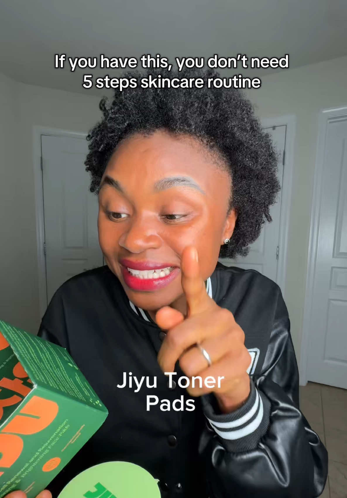 This is how to achieve glowy skin by using this Jiyu Korean Skincare Anti-Aging Jiyu toner pads. @JiYu Skin  #jiyutonerpads #tonerpads #darkspotsremover #blackgirlskincare #aishaskns 