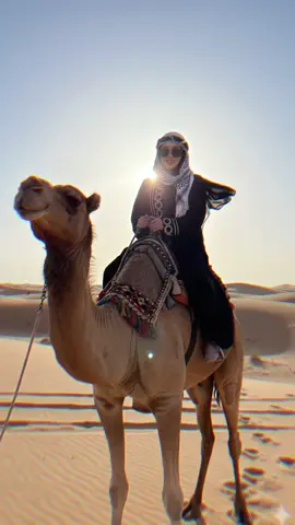 Ala-ala di gurun pasir 🤭 PROMPT:Ubah foto memiliki badan, di make up arabic dan memakai abaya hitam panjang dengan hijab seperti tertiup angin memakai sorban arabian di kepala. jangan ubah wajah. memakai kacamata hitam berikan sedikit efek cahaya matahari di tengah gurun pasir. Dengan gaya menaiki punggung unta #AI #AIGEMINI #trendtiktok #TIKTOK#fyppppppppppppppppppppppp 