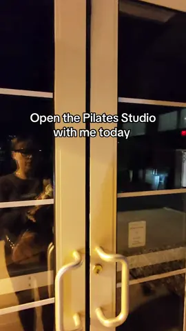 Open the studio with me this Friday morning #pilatesapparel #pilatesinstructor #ClassicalPilates #pilateslovers #pilatesprincess 