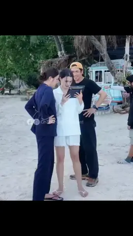 LOOK AT THEM 🥹🥹 THE AIR Q13 SHOOTING #เสน่หาวาโยคิว13  #ฟรีนเบค #FreenBecky  #beckysangels #srchafreen 