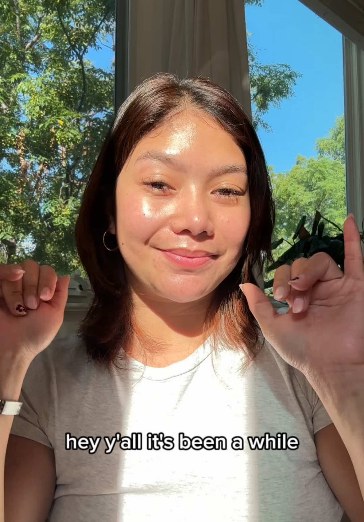 Glowy skin is a personality trait and yes, I’m claiming it ✨ #dalba #dalbasprayserum #filipina #tagalog 