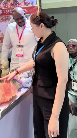 Ta say không phải vì mennnnn mà vì em tinh thể ấy🥰. #bangkokthailand #Hoichotrangsucdaquyquocte #Gamgroup #daotaogiamdinhdaquy💎 #VuongMienGAM #daquykhoithuyet #daotaogiamdinhdaquy💎 