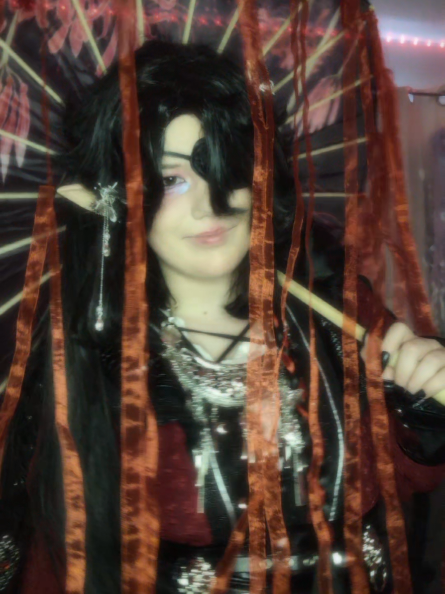 sigh my foot hurts||#goviral #cosplay #chaoticchuuya #huacheng #tgcf @𐙚ᩙ . ໋ 📖 ◠  angel!  . ໋ 창빈 @Issac @sillyyypotato @₊˚⊹ ᰔ Ｍｉｋａ: 🪼 