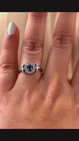 💍Natural heated blue sapphire women’s ring set in sterling silver. A classic gemstone piece full of depth, brilliance, and everlasting beauty. 💙 #BlueSapphire #SapphireRing #GemstoneRing #HandmadeJewelry #StatementRing@Alia Tarek Eissa 