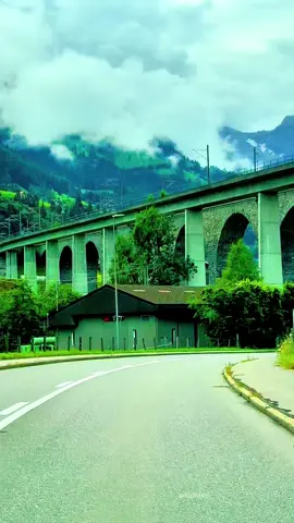 #swissroads 🇨🇭#berneroberland #beautifuldestinations #sisiswiss #swissbeautiful 