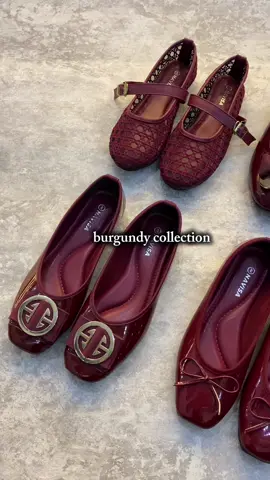 A classic touch in burgundy ✨ 