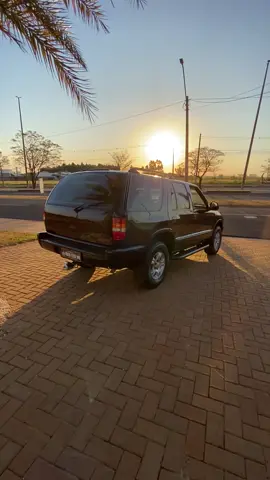 ✅ CHEVROLET BLAZER  ✅ ANO 1997/98 ✅ MOTOR 2.2  ✅ COMBUSTÍVEL GASOLINA  ✅ 3* Dono ✅ MANUAL PROPRIETÁRIO ✅ CHAVE RESERVA   ✅ NOTAS DE MANUTENÇÕES ÉPOCA  ✅ AR CONDICIONADO GELANDO  ✅ FARÓIS ORIGINAIS  ✅ LANTERNAS ORIGINAIS  ✅ VIDROS TODOS ORIGINAIS  ✅ VIDROS ELÉTRICOS  ✅ TRAVAS ELÉTRICA ✅ BANCOS TECIDO AINDA ORIGINAL  ✅ RODAS DE LIGA LEVE  ✅ PNEUS 235x75x15  GOODYEAR NOVOS  ✅ ENGATE  ✅ DOCUMENTAÇÃO EM DIA  ✅ RECIBO EM BRANCO  ✅ PLACA MERCOSUL  ✅ REVISADO  .  Veículo disponível para visitação na cidade de 📍Itápolis SP, atendimento somente com hora marcada. Aquisição por fotos é por conta e risco do comprador, por ser um veículo antigo usado é vendido sem garantias e sem possibilidade de reclamações posteriores, independentemente de vício oculto ou redibitório visual ou posterior. Entregamos em todo Brasil, solicite orçamento para sua região.  . *  R$: 35,900 *  Maiores Informações  * (16) 99749-6363  . #blazer #itapolis #tratofeito016  #chevrolet #carroantigo         