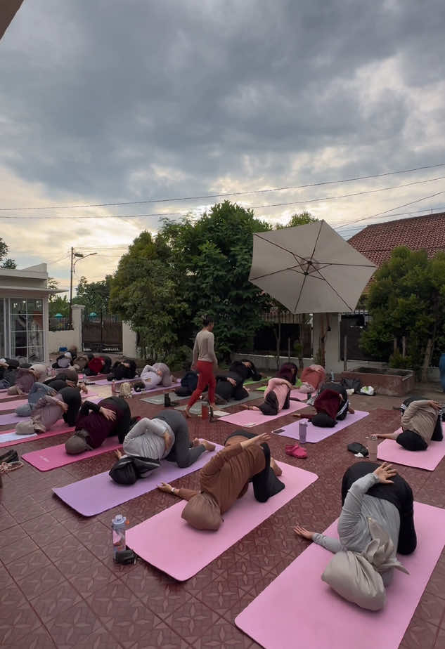 strong body, softer mind💖 #YogaBarengYuk #yogapalembang #palembang #yogaclasspalembang 