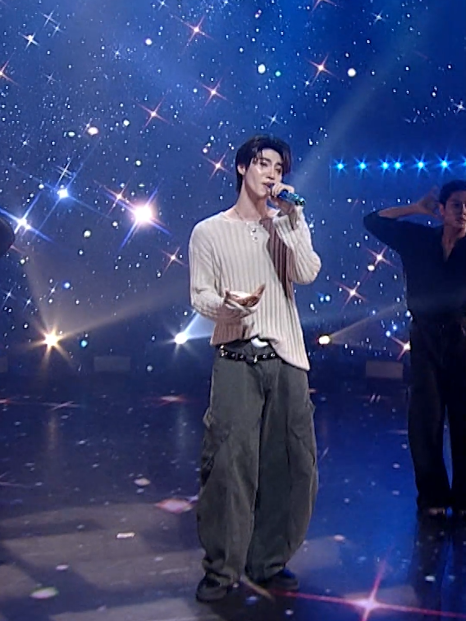 เพลง   ยังฟังเพลงเดิมอยู่ไหม (Same Old Song)  ศิลปิน  BLUE PONGTIWAT 📍@loveis_ent@bluepongtiwat  🖥️YouTube : T-POP STAGE All Music you can reach! #SAMEOLDSONG_BLUE #BLUEPONGTIWAT #LOVEiSENTERTAINMENT #TpopstagepresentedbyPEPSIweek36 / 2025 #TpopStagepresentedbyPEPSI ทุกวันพฤหัสบดี เวลา 21.45 น. ทางช่อง #Workpoint23 #Workpoint #TPOP
