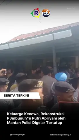 Polres Indramayu menggelar rekonstruksi pembunuhan Putri Apriyani, Jumat, 12 September 2025. Kasus pembunuhan ini sempat menghebohkan karena dilakukan oleh oknum anggota polisi bernama Alvian Maulana Sinaga. Alvin segera dipecat dari kepolisian setelah ditetapkan sebagai tersangka kasus ini dan sempat menjadi buronan. Sementara itu, rekonstruksi pembunuhan Putri Apriyani digelar secara tertutup di Mapolres Indramayu. Keluarga korban pun merasa kecewa. Selengkapnya radarindramayu.disway.id #radarindramayu #indramayu #radarmajalengka #radarcirebon 