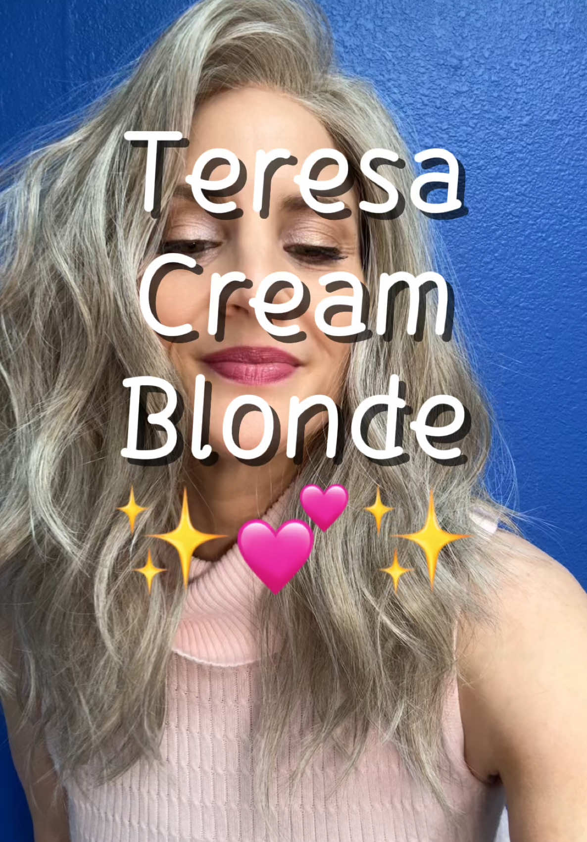 ❄️ Meet my winter Teresa! This gorgeous 18-inch JBExtension wig is pre-cut, glueless, and so easy to wear. The soft snowflake blonde tones and natural lace front make it the perfect cozy-yet-chic look for the season. #creamblondewig #JBExtension #TeresaWig #lacefrontwig #snowflakelace