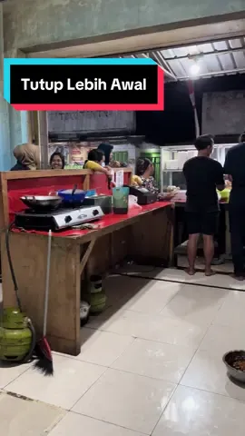 Ayam jos malam ini masyaAlloh #ayamgoreng #kulinerenak #jemberselatan #rekomendasi #kentucky 
