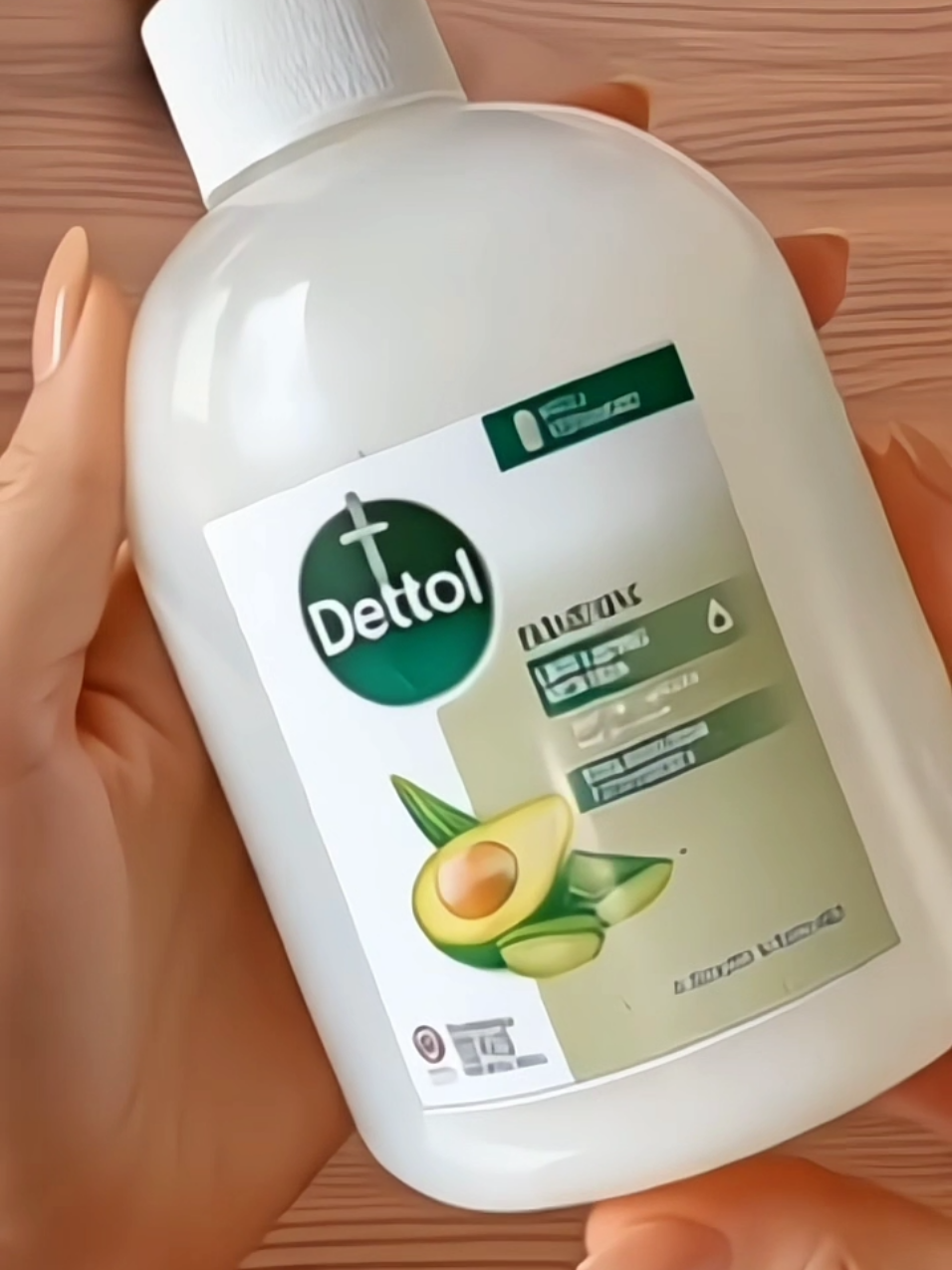 Sabun cair dettol antibakteri, bikin kulit halus dan cerah.  #sabuncair  #sabuncairdettol #sabunmandi #sabunmandicair #sabunmandimurah 