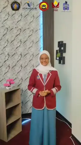 Generasi Muda, Waktunya Bersuara! Halo semuanya! Perkenalkan, saya Ladiya Suhendro dari SMA Negeri 1 Pare. Saya mengikuti Lomba Orasi VALUE 2025 yang diselenggarakan oleh Dewan Perwakilan Mahasiswa Fakultas Vokasi Universitas Brawijaya. Dalam kesempatan ini, saya mengangkat tema “Suara Anak Muda untuk Legislasi yang Progresif dan Berkeadilan” dengan judul “Suara Kita, Keadilan Kita”. Saya mengangkat judul ini karena saya percaya, hukum tidak boleh hanya menjadi milik segelintir orang. Legislasi harus hadir membumi, berpihak pada rakyat, progresif menghadapi tantangan zaman, dan berkeadilan bagi semua. Anak muda tidak boleh diam, melainkan harus bersuara, bergerak, dan berdaya sebagai pengawal keadilan. Harapan saya, melalui orasi ini generasi muda semakin berani menyuarakan aspirasi, mengawal lahirnya legislasi yang adil, serta membawa perubahan nyata bagi bangsa. Mari kita terus menyalakan suara kecil kita, hingga menjadi gelombang besar perubahan. @valuevokasiub #VALUE2025 #VIVALEGISLATIVA #LombaOrasi #DPMFVUB