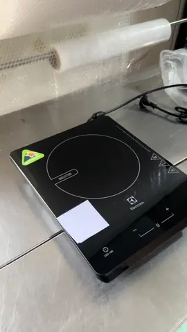 Bếp điện từ Electrolux ETD29MKC tặng kèm nồi inox #bepdientu #electrolux #viral 