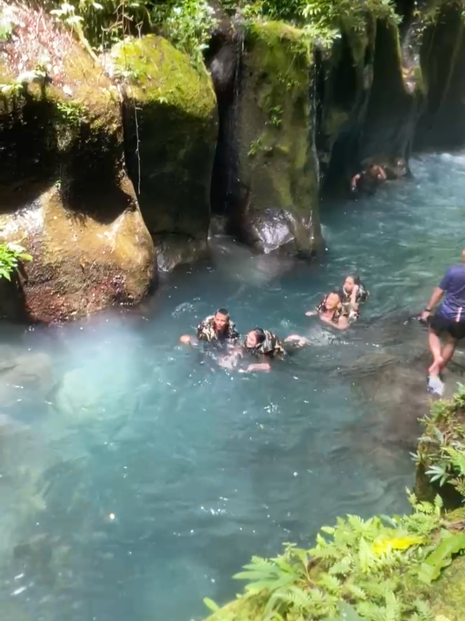 Sebening itu Air Kolam Abadi di Rumah Galuh, Namukur, Sumatera Utara Ini kali ke 2, kita pergi kesini. But..it still *WoW* #healing #jalanjalan #jangkauanluas #wisataalam #fyp 