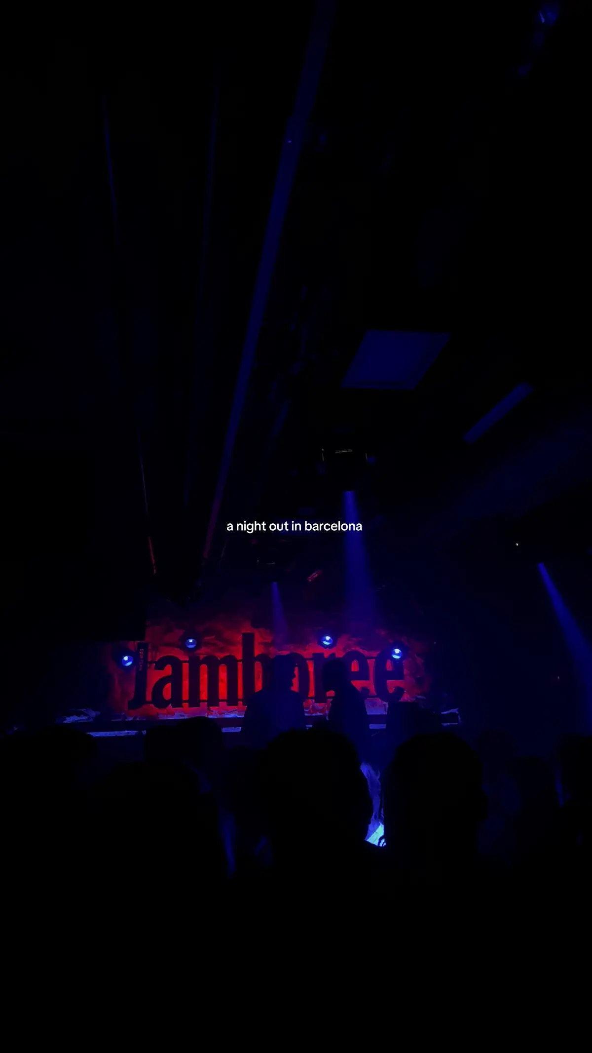 first night out in barcelona ❤️  #barcelona #jamboree #howarduniversity #studyabroad #hu #thingstodoinbarcelona 