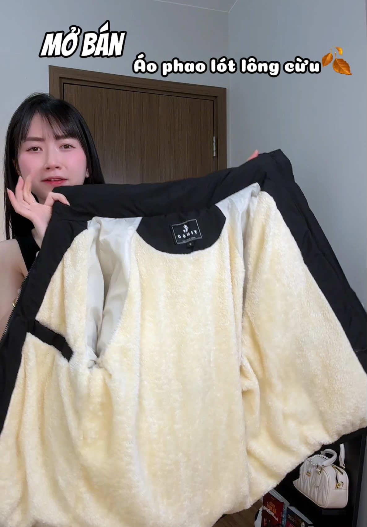 Chấp cả thời tiết 10 độ luôn nha mn ơi, năm nay mua đầu mùa cho rẻ nhó ✨🍂💦 #xuhuong #aophao #aophaolotlongcuu #meozbasic #review 