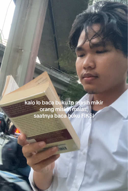 lo baca apaan sih selama ini kok gak napak tanah #BookTok #relatable 