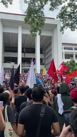 Ikulong na ‘yan, mga kurakot! #BlackFridayProtest #UPWalkout #up  #corruption #fyp 