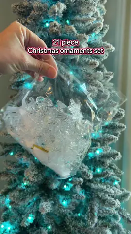 21 piece Christmas ornaments in this clear acrylic style with dangling snowflakes and icicles such a beautiful accent for the tree. #christmasornaments #iciclesornament #winterwonderlandchristmastree #christmasdecorations #christmastreedecorating 