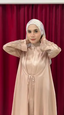 Kalau suka gaya simple tapi elegan, hijab motif ini bisa jadi andalan banget Zoyalovers - Fugy scar🫶🏻 🤍  #zoya #zoyalovers #zoyafashionhijab #brandfestival #rekomendasihijab #hijabmotif #patternscarf #kerudungmotif #unboxing #outfit #tutorialhijab #grwm #pov