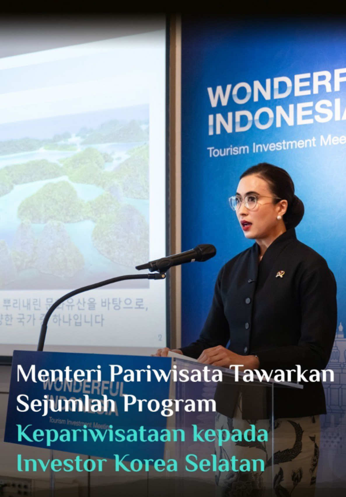 Pertemuan strategis kembali kami lakukan melalui Wonderful Indonesia Tourism Investment Meeting yang berlangsung di Seoul, Korea Selatan. Dalam forum ini, kami berkesempatan untuk bertemu langsung dengan para investor Korea Selatan yang menunjukkan ketertarikan besar terhadap potensi Industri Pariwisata Indonesia. Pertemuan ini menjadi langkah penting untuk memperkuat jejaring sekaligus membuka ruang kolaborasi investasi yang lebih luas. Kementerian Pariwisata menawarkan sejumlah proyek unggulan yang dapat dimasuki oleh para investor. Dua sektor yang menjadi sorotan adalah Wisata Kesehatan dan Kebugaran (Wellness Tourism) serta Wisata Bahari (Marine Tourism). Keduanya memiliki potensi luar biasa yang semakin didukung oleh tersedianya penerbangan langsung dari maskapai Korea menuju berbagai pintu masuk internasional di Indonesia. Dengan aksesibilitas yang semakin mudah, kami yakin daya tarik wisata Indonesia akan semakin kuat di mata wisatawan mancanegara. Forum ini dihadiri oleh tidak kurang dari 40 investor besar asal Korea Selatan, termasuk nama-nama penting seperti SK Securities, Hotel Lotte, Hana Tour and Marketing Highland, hingga EastarJet. Kehadiran mereka menunjukkan tingginya minat sekaligus kepercayaan terhadap prospek pariwisata Indonesia di masa depan. Lebih dari sekadar pertemuan bisnis, kegiatan ini juga menjadi ajang untuk memperlihatkan keseriusan Indonesia dalam membangun sektor pariwisata yang tangguh, berdaya saing global, sekaligus berkelanjutan. Investasi yang ditawarkan tidak hanya membuka peluang keuntungan bagi para investor, tetapi juga menghadirkan manfaat langsung bagi masyarakat Indonesia melalui penciptaan lapangan kerja, peningkatan infrastruktur, dan penguatan ekosistem ekonomi kreatif daerah. Kami meyakini bahwa kolaborasi dengan Korea Selatan akan menghadirkan dampak jangka panjang yang positif. Dengan fondasi yang kuat, pertumbuhan ekonomi yang stabil, serta kekayaan alam dan budaya yang luar biasa, Indonesia siap menjadi mitra strategis dalam membangun pariwisata dunia. Mari kita terus jaga momentum ini. Karena hanya dengan kolaborasi dan kerja sama erat, pariwisata Indonesia akan mampu memberikan kebanggaan sekaligus kesejahteraan bagi bangsa. #ibuwidimenpar #wonderfulindonesia #pesonaindonesia #widiyantiputriwardhana #widiwardhana 