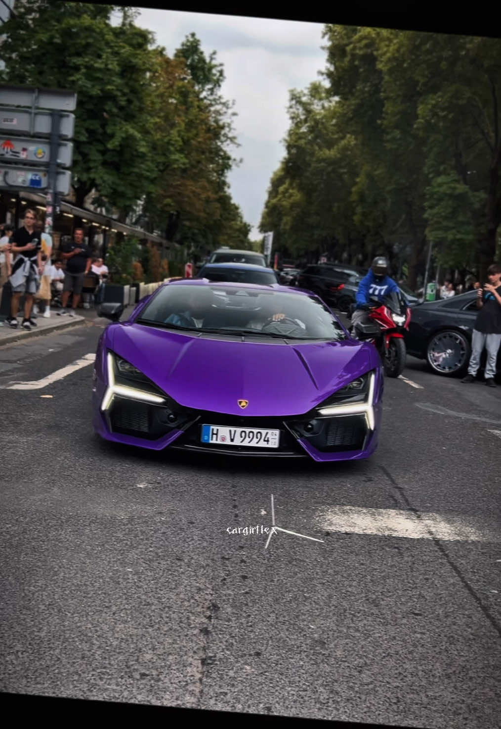 Like sugar on my tongue 😛 • #revuelto #rs6avant #carspotting #cargirl #cargirllex @MrSpectrum 