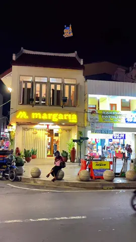 Gimana udah pada kangen jogja belum? ☺️😅 Satu kali ke Jogja nggak akan cukup, rasa pengen balik selalu ada ☺️✨ Yuk agendakan trip liburan di jogja bersama kami. ✅ SEWA MOBIL + DRIVER JOGJA ✅ PAKET WISATA JOGJA ✅ PRIVATE TRIP ☎️ 08987774727 Semoga bermanfaat. See You di Jogja 🙏😁 #sewamobiljogja #malioboro #wisatajogja #wisatajogjahits #citytourjogja  