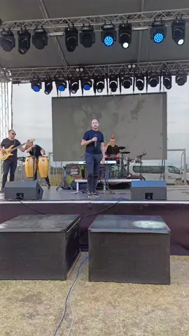 🥰#kriszrudi #egypillanatittmaradt  #retrozene #koncert #jásztelek 