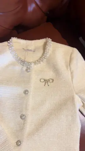 Lúc nhỏ toàn nghịch cát, nghịch đất Lớn lên thì gặp nghịch cảnh🫠 Áo đúng xinh đẹp luôn #xuhuongtiktok #hottrend #thơitrang 