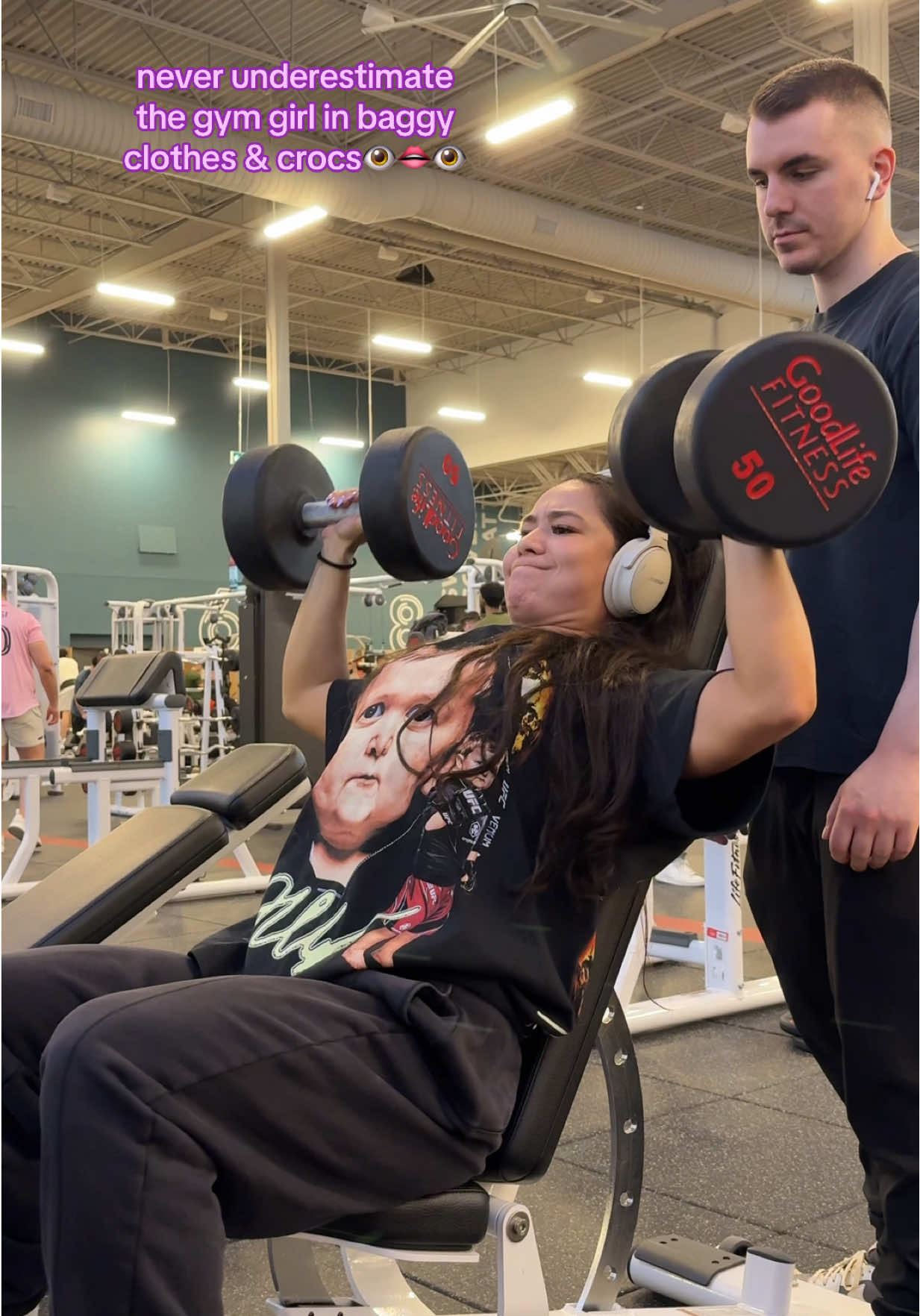 never judge a book by its cover fr👀✨ nothing I love more than shoulder pressing🙂‍↔️ ‘MDJ10’ to sáve on gymshark🩵  #gymhumor #shoulderpress #workoutmotivation 