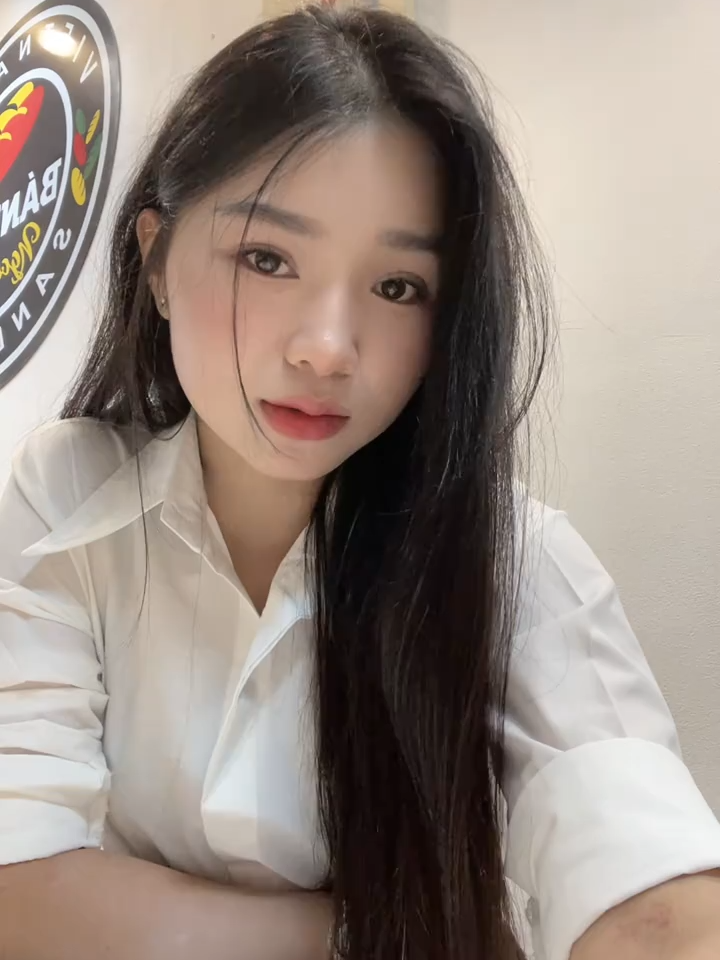 Tựa vào đâu cho hết mệt mỏi bây giờ...